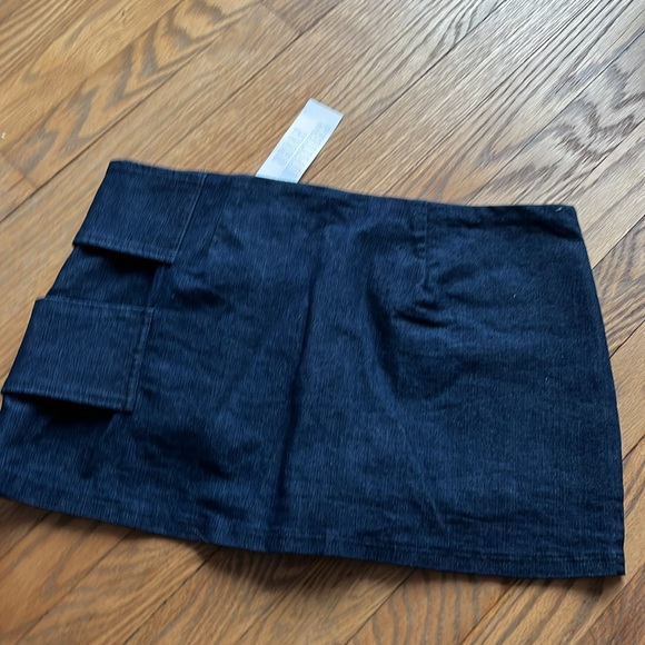 NWT Urban Outfitters Skort Navy Blue denim Size Medium, large buckles - Picture 2 of 8